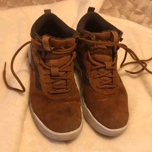 Mid-top Vans, made of suede